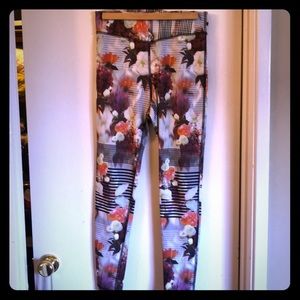 Pure + Good Yoga Pants Sz M